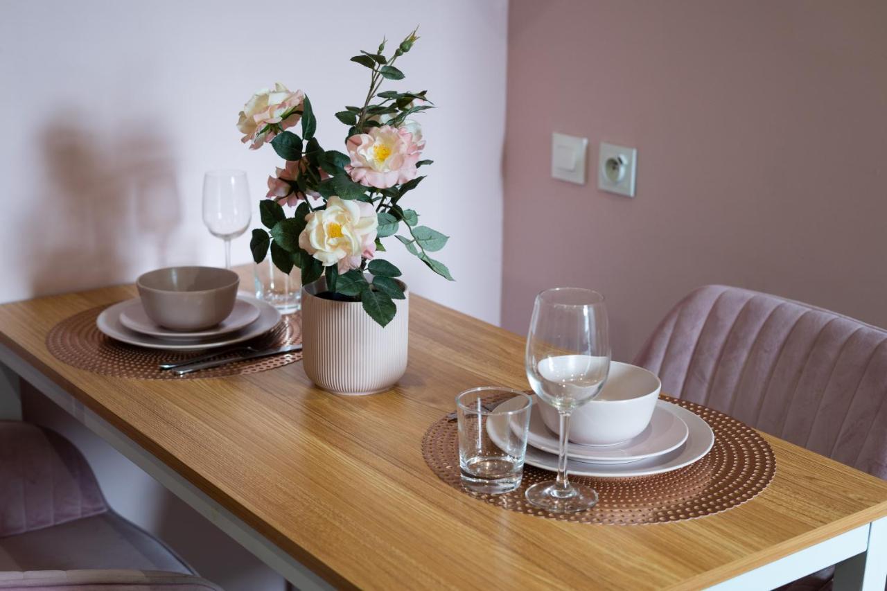 Capstay Color Valenciennes & Netflix Trith-Saint-Leger Buitenkant foto